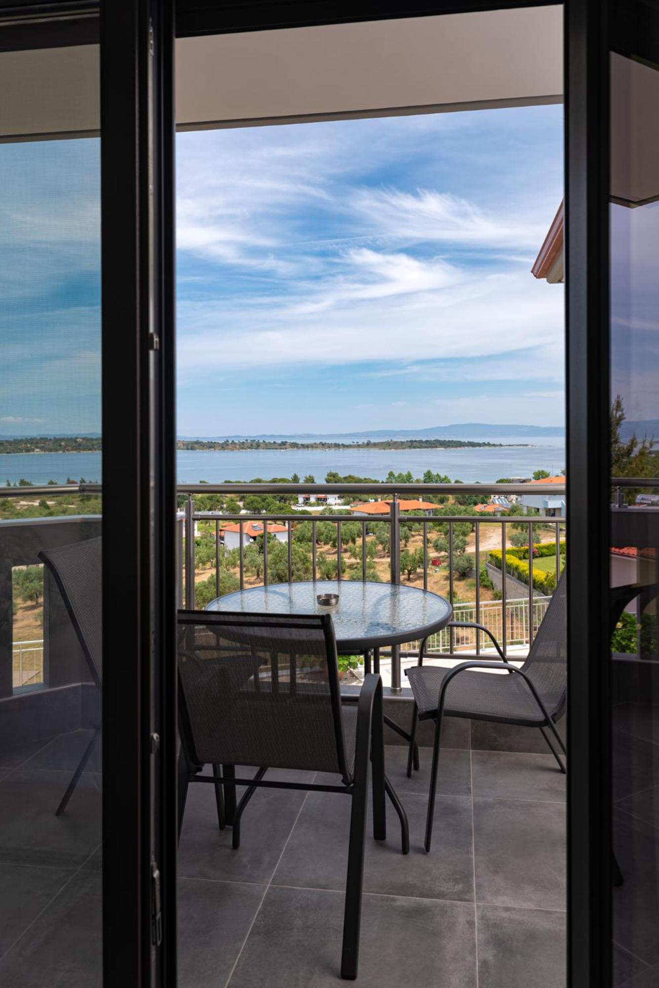 Thea Luxury Apartments Vourvourou Bagian luar foto
